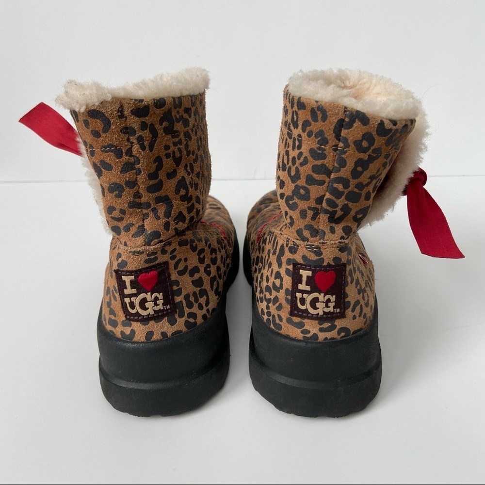 UGG Heart Knotty Leopard Print Boots. Size 5. EUC - Picture 3 of 7